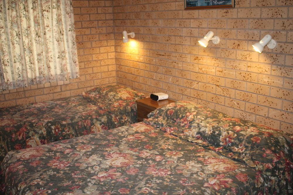 Lone Pine Motel Corowa Exteriör bild
