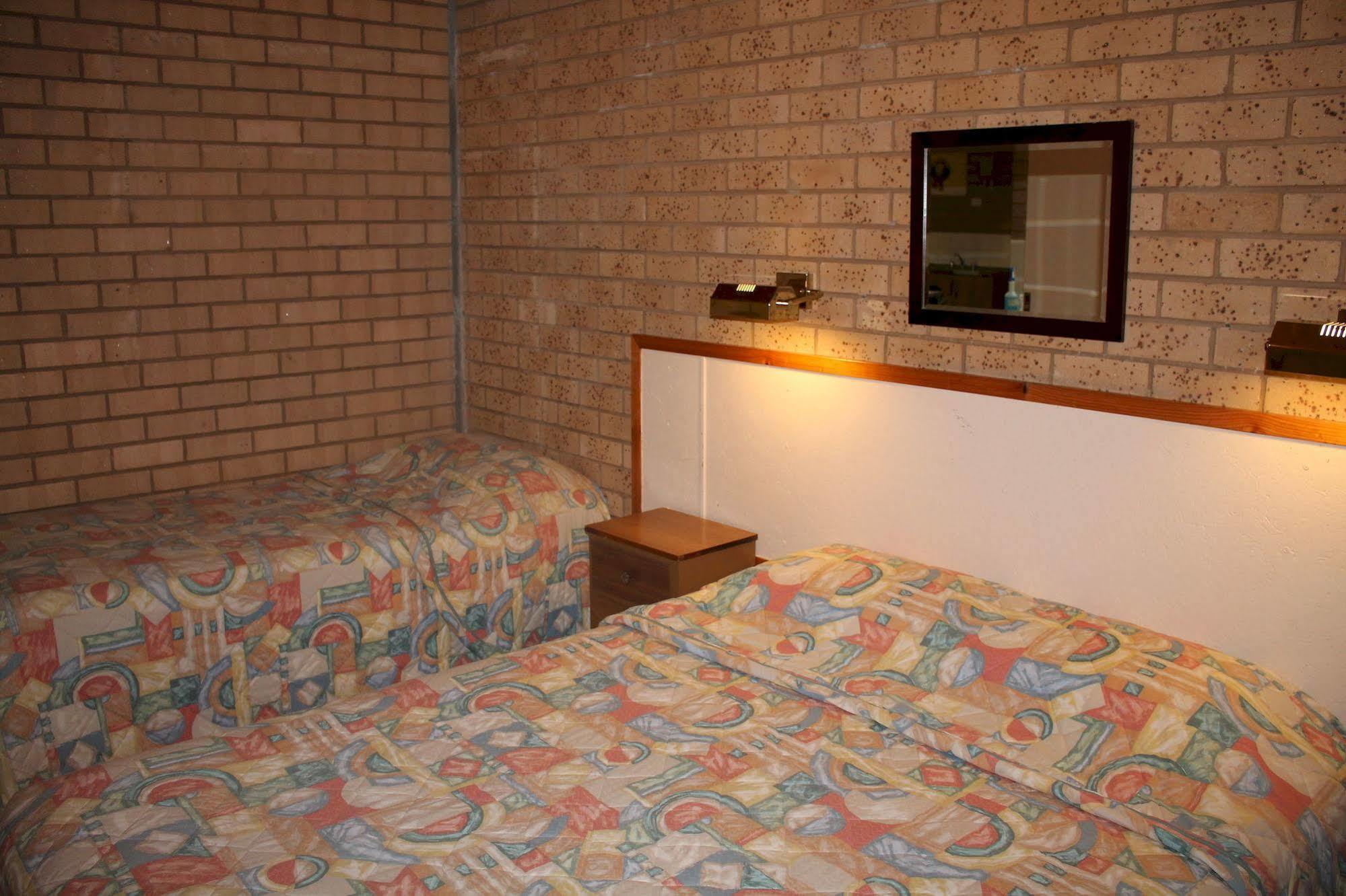 Lone Pine Motel Corowa Exteriör bild